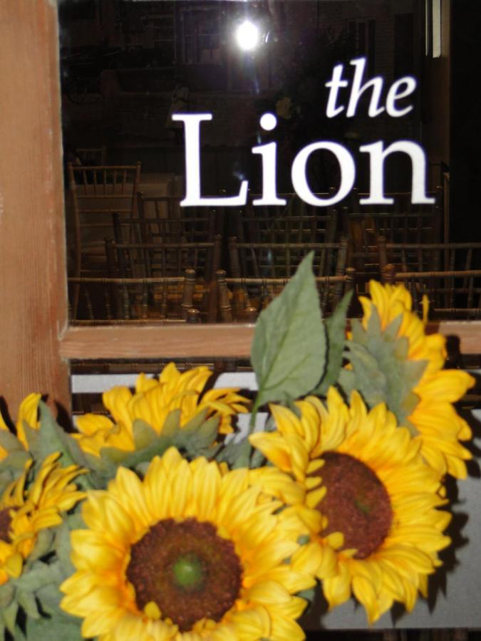 The Lion Waddesdon Hotel Exterior photo